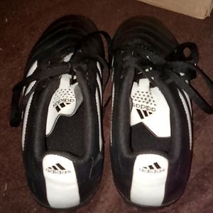 Boys Adidas  soccer cleats shoews
